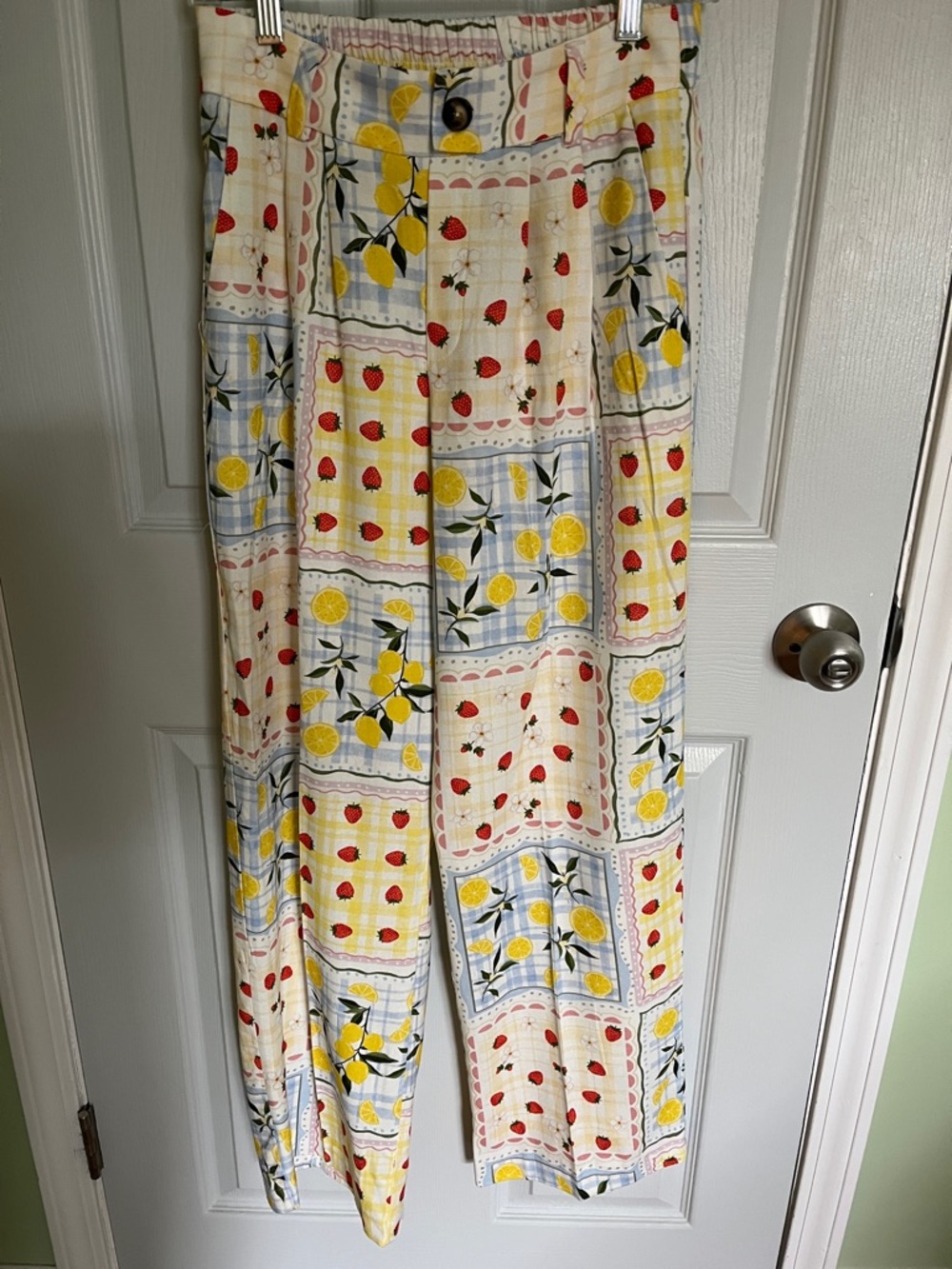Tulles Cream Yellow Red Strawberry-Print pants